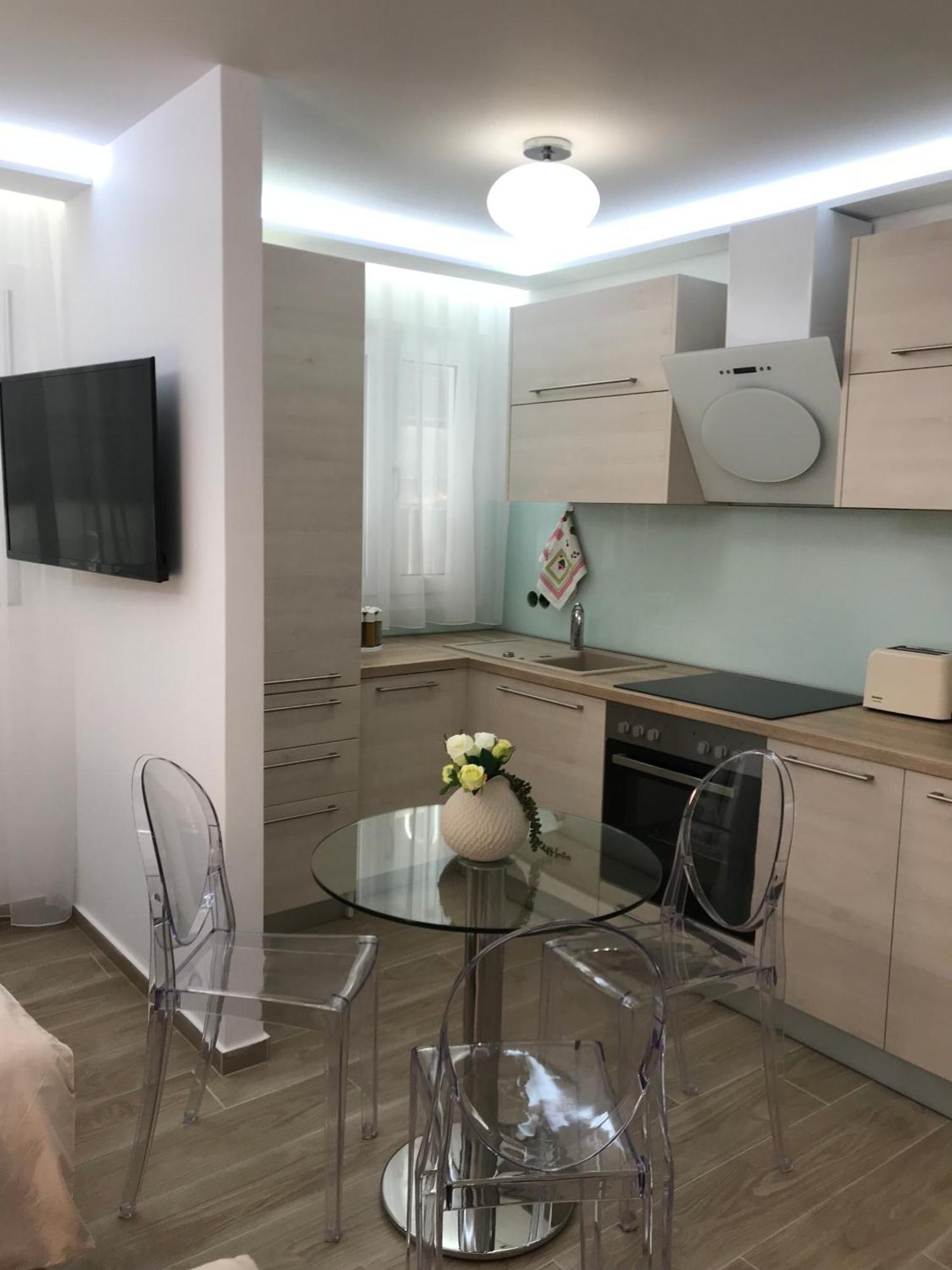 Laura Lifestyle And White Tower Апартаменты *
