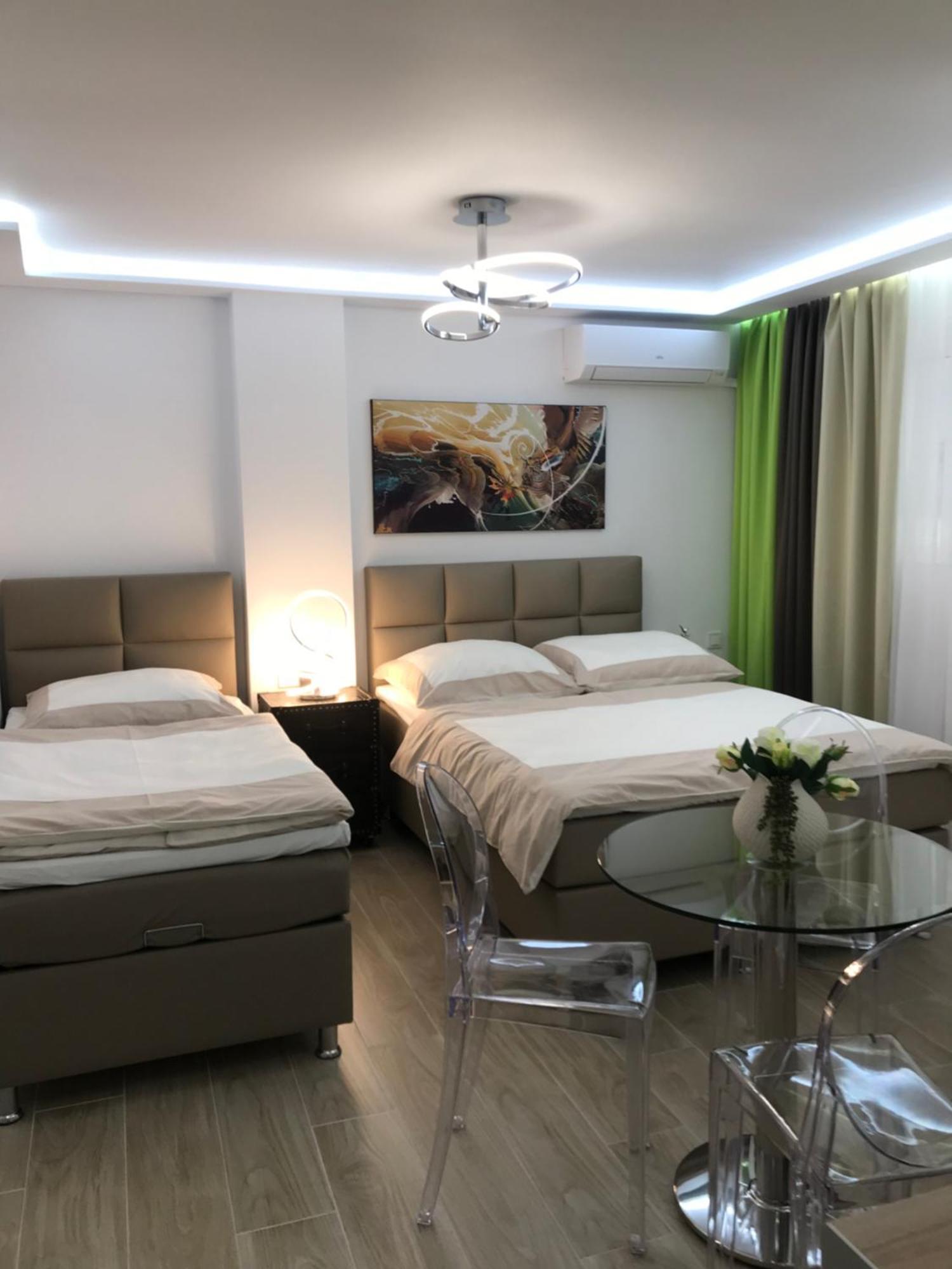 Апартаменты Laura Lifestyle And White Tower